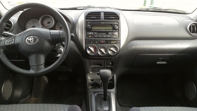 2005 Toyota RAV4 - Interior Pictures - CarGurus