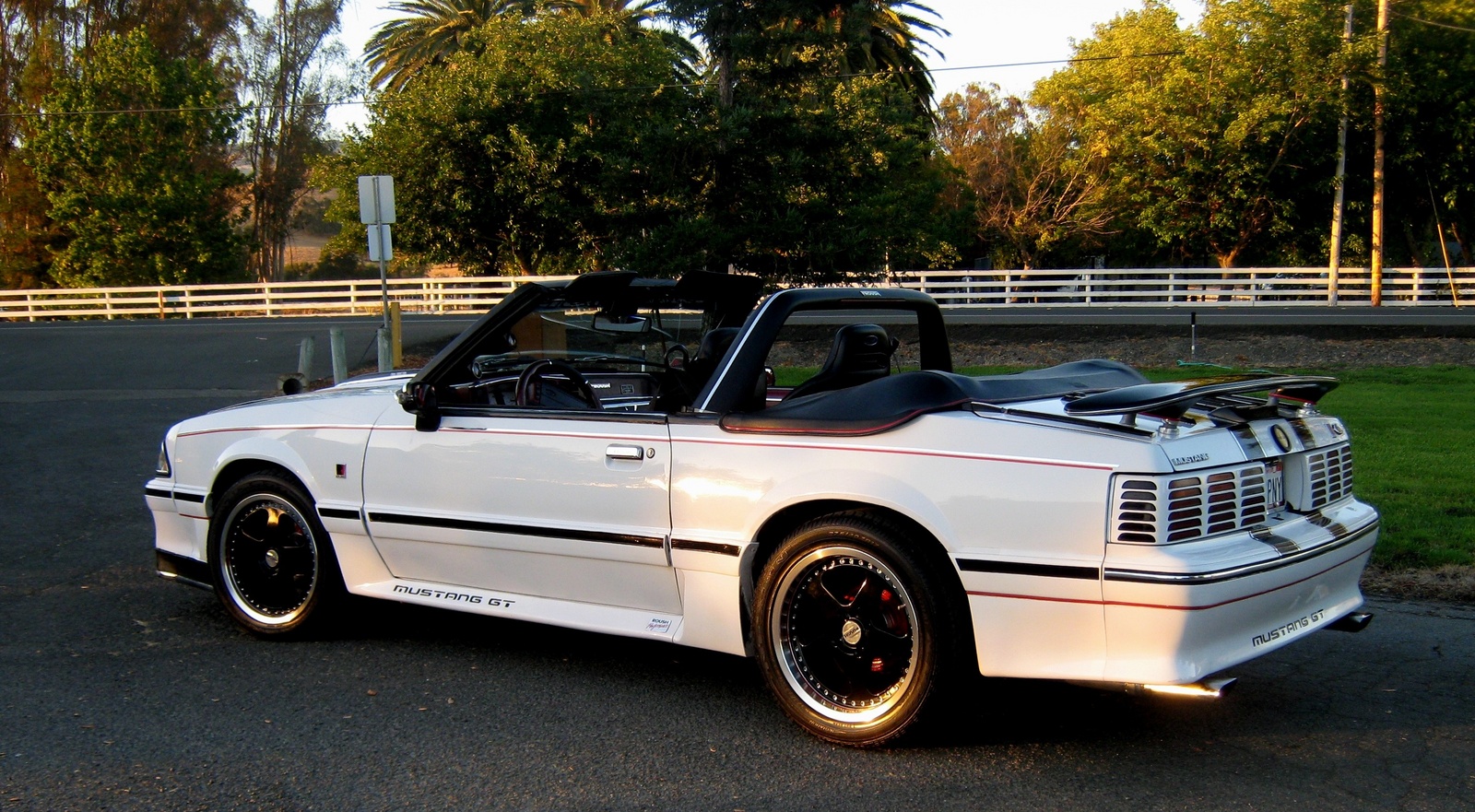 1992 Ford mustang convertible specs