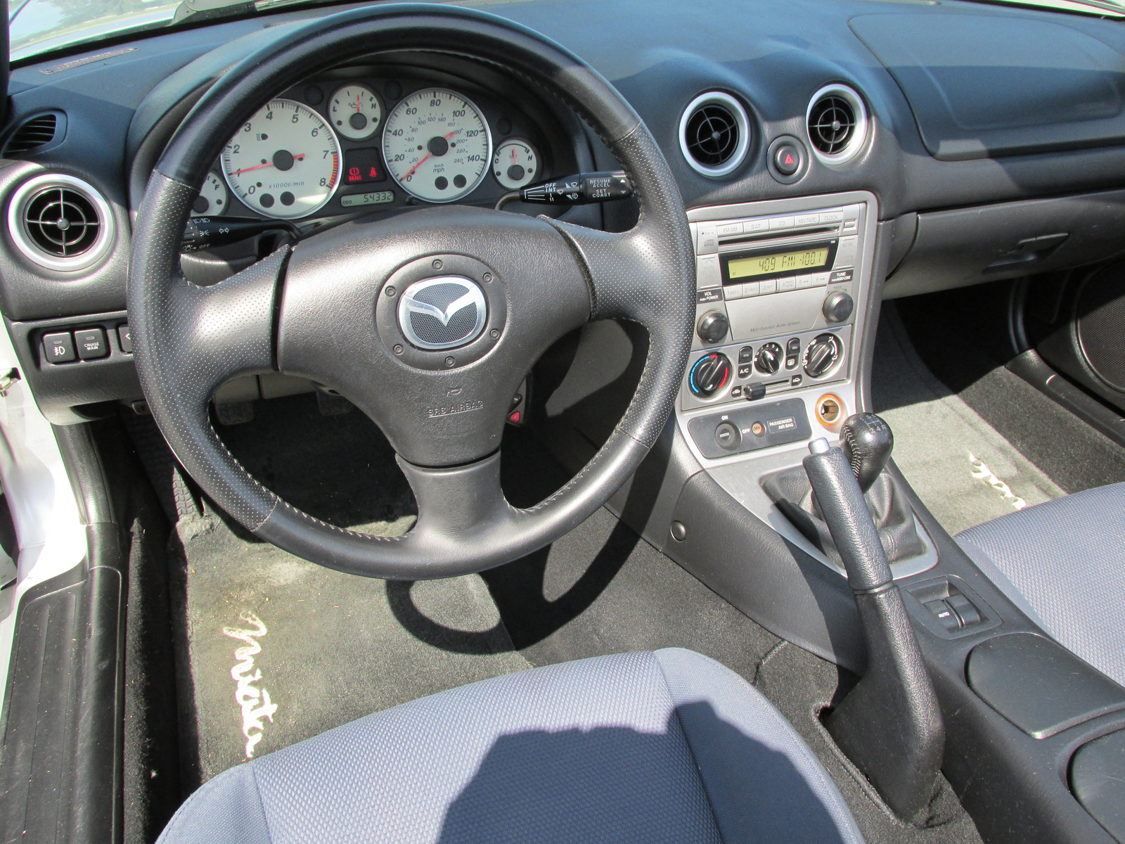 2004 Mazda MX-5 Miata - Interior Pictures - CarGurus