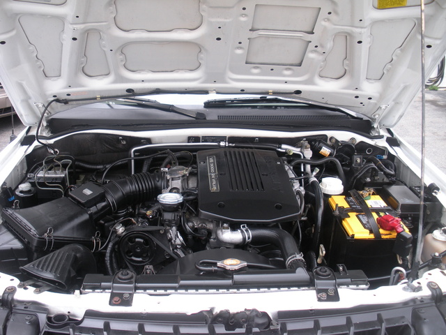 2000 Mitsubishi Montero Sport - Pictures