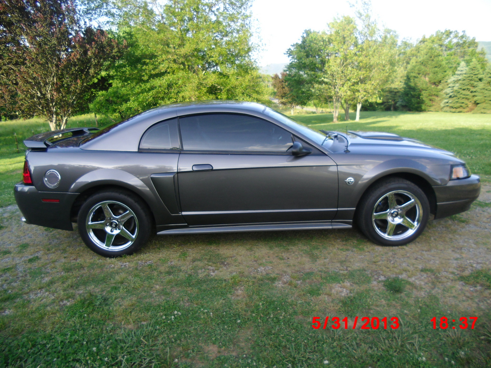 2004 Ford mustang gt deluxe #2