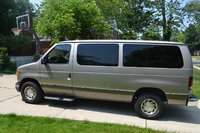 2002 Ford Econoline Wagon Overview 2002 Ford Econoline Wagon Overview
