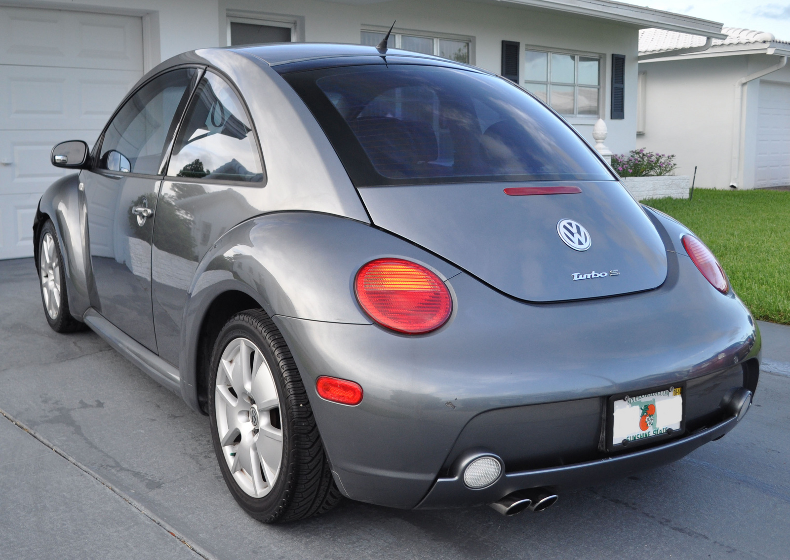 Volkswagen New Beetle Convertible 2 0 Turbo