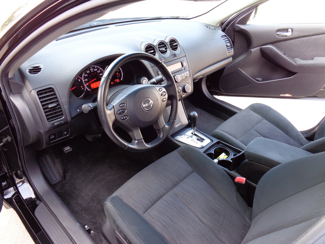 2010 Nissan Altima - Interior Pictures - CarGurus 2010 Nissan Altima - Interior Pictures - CarGurus