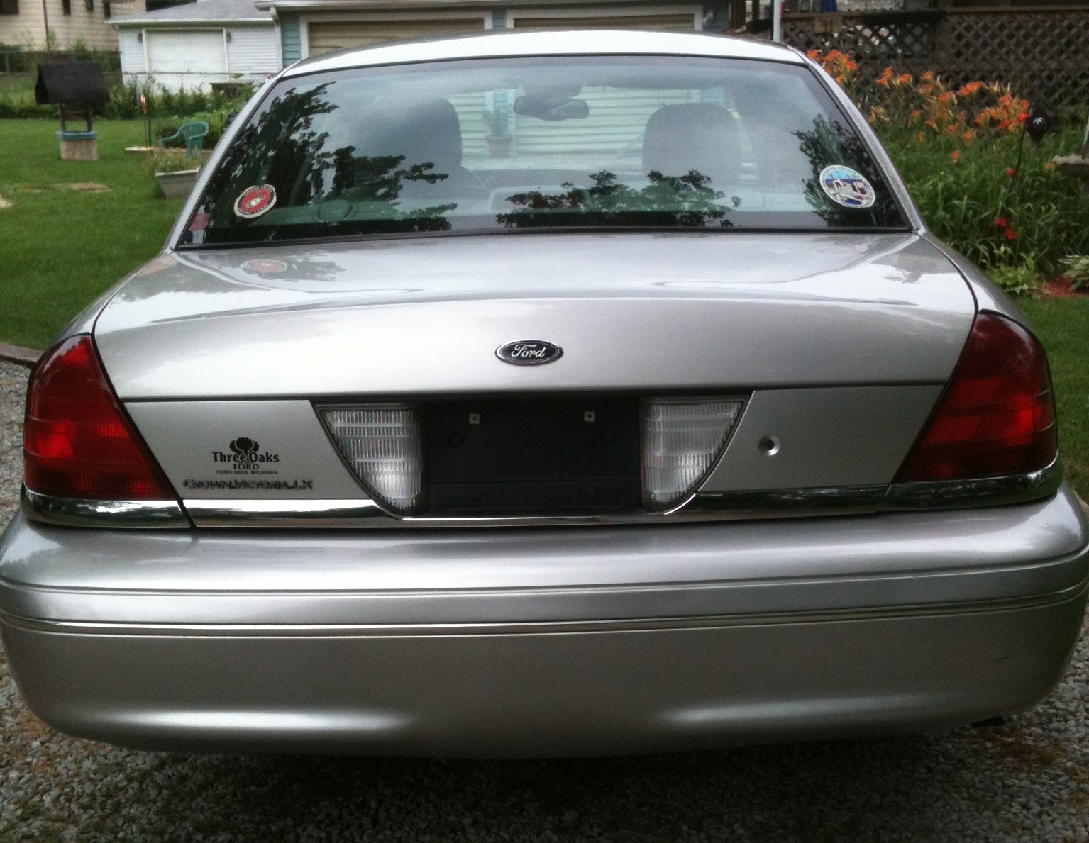 2004 Ford crown victoria lx specs #3