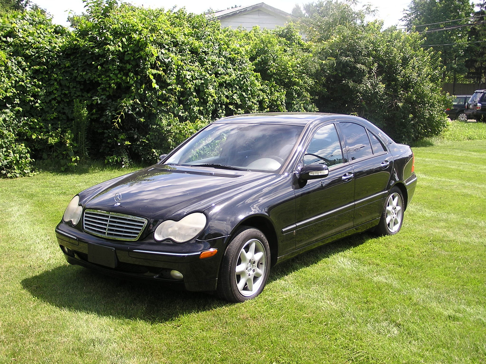 Мерседес 2002 года. Mercedes c 2002. Mercedes c240. Мерседес c class 2002. Мерседес c240 2001г.