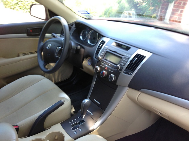 2009 Hyundai Sonata - Interior Pictures - CarGurus