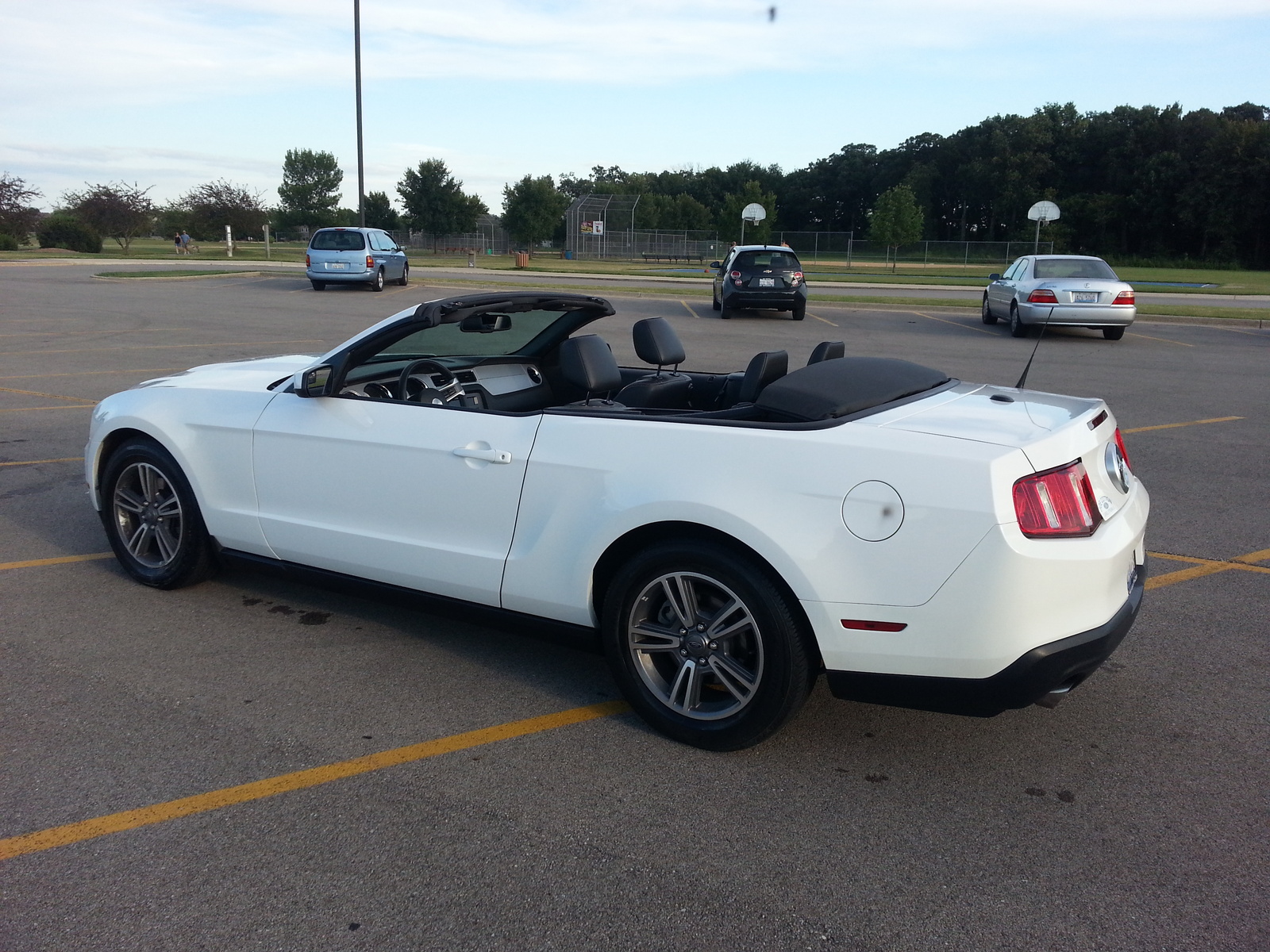 2012 Ford mustang convertible review #2