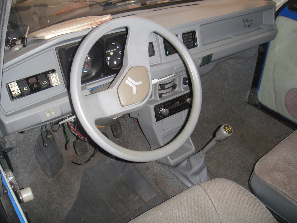 Nissan Auster 1985 Interior