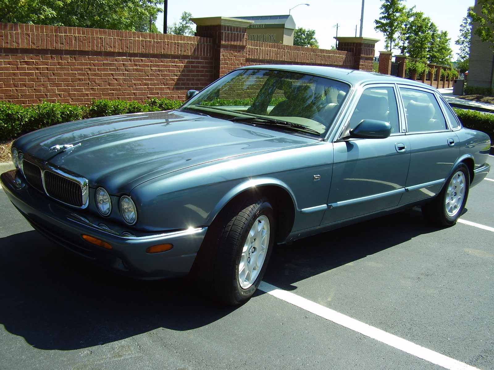 1999. Jaguar XJ 1999. Jaguar XJ Daimler 1999. Ягуар XJ 1999. Jaguar XJ 1999г.