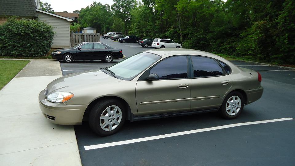 2005 Ford taurus se wagon mpg