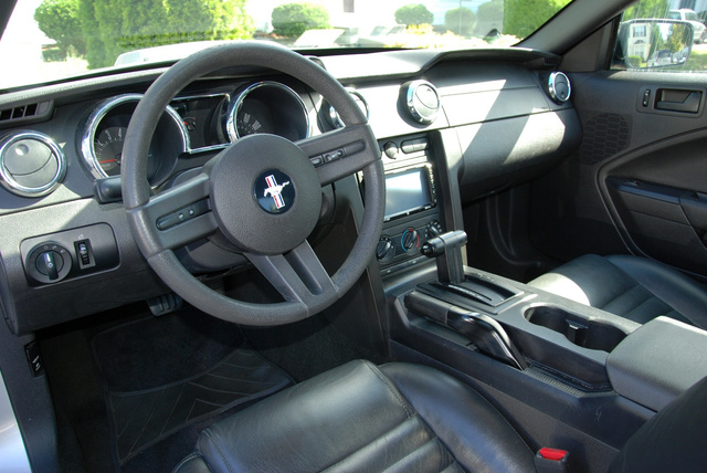 2005 Ford Mustang - Interior Pictures - CarGurus