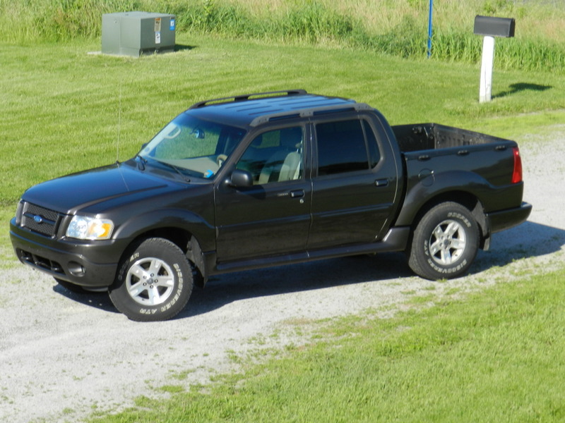 2005 Ford explorer sport trac safety rating