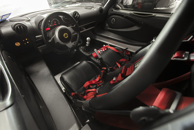https://static.cargurus.com/images/site/2013/10/06/00/18/2008_lotus_exige_s_240-pic-2029289771965215988-640x480.jpeg