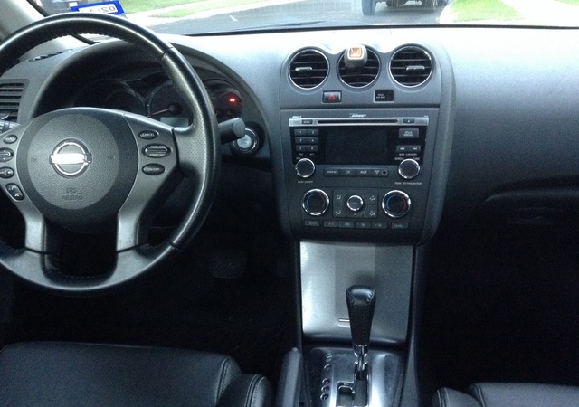 2010 Nissan Altima Coupe - Interior Pictures - CarGurus