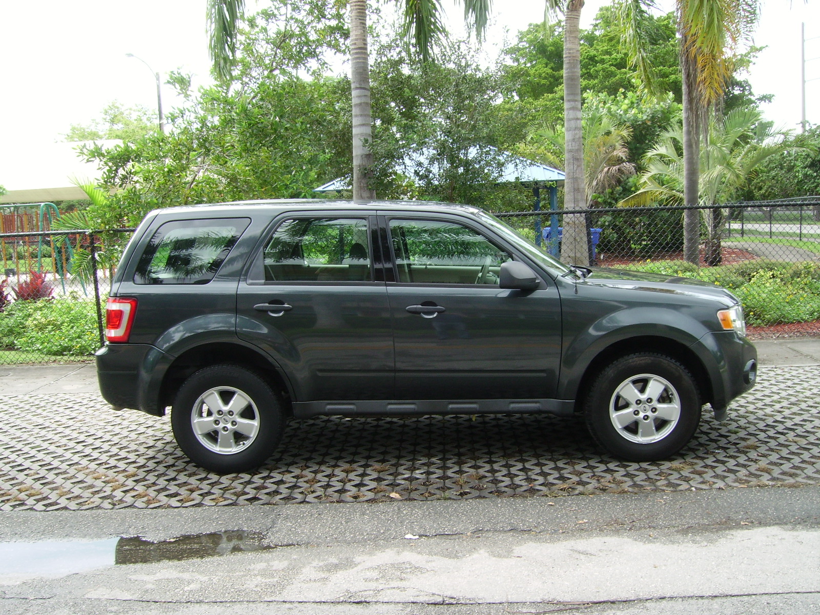 2009 Ford escape cargo package #2