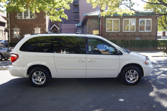 2007 Brilliant Black Dodge Caravan Sxt #28402820 Photo #4 C9F