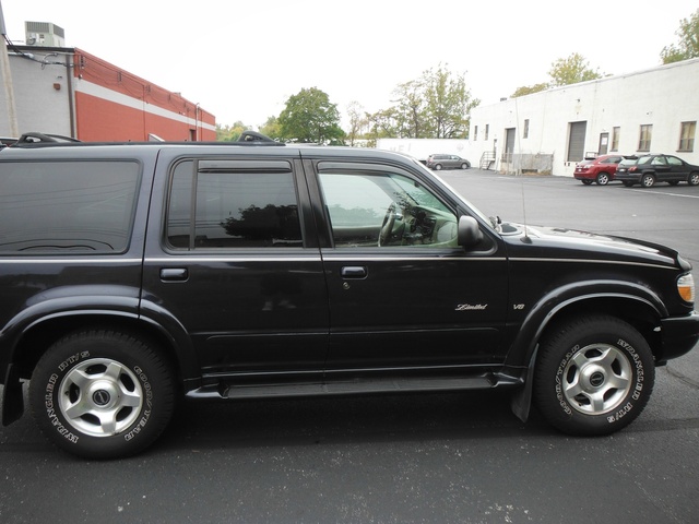 2000 ford explorer limited edition