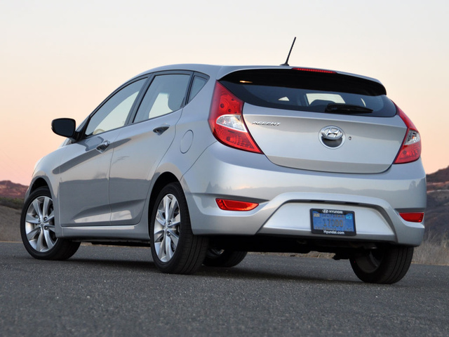 2013 Hyundai Accent Test Drive Review - CarGurus