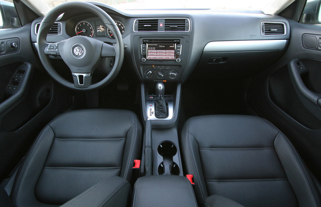 2014_volkswagen_jetta pic 3094398631518420334 640x480