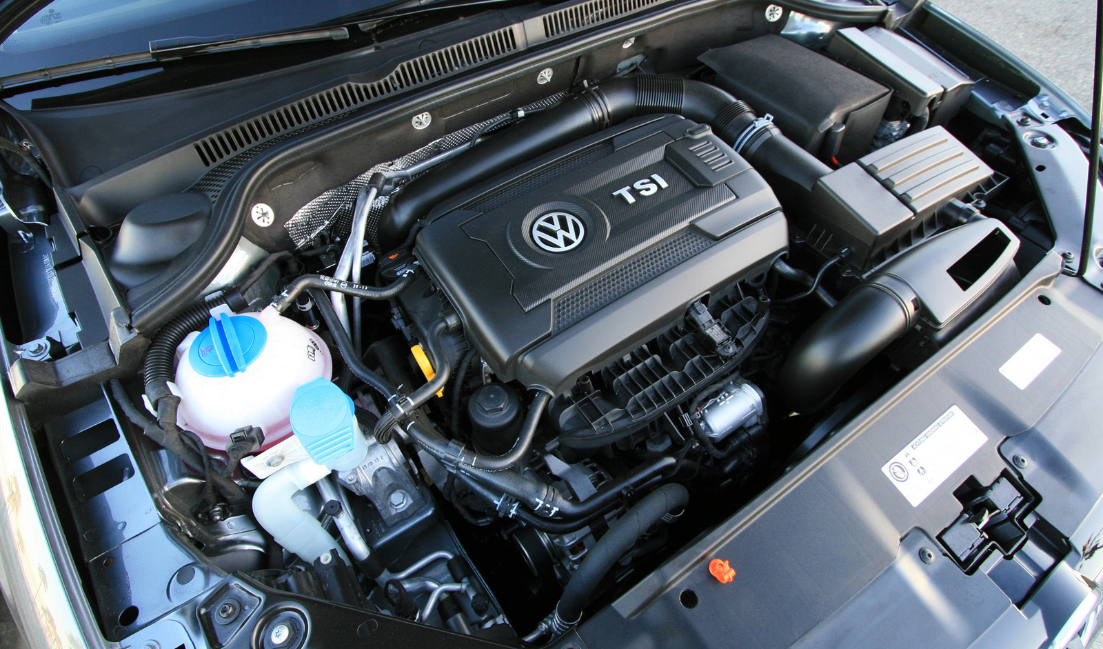 Volkswagen jetta какой двигатель. Двигатель Фольксваген Джетта 5. Volkswagen Jetta 6 1.4 мотор. Фольксваген Джетта 6 1.6 двигатель. Volkswagen Jetta 4 2.0 двигатель.