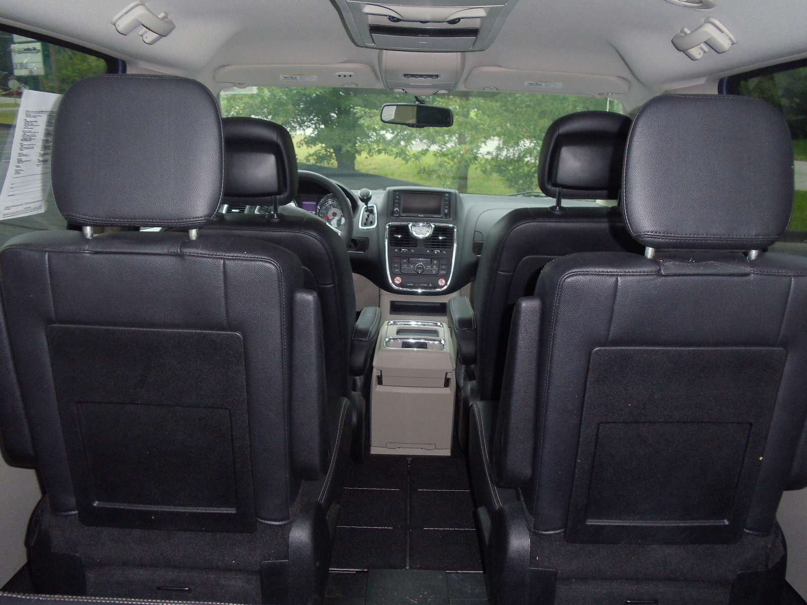 Chrysler Town Country 2008 салон