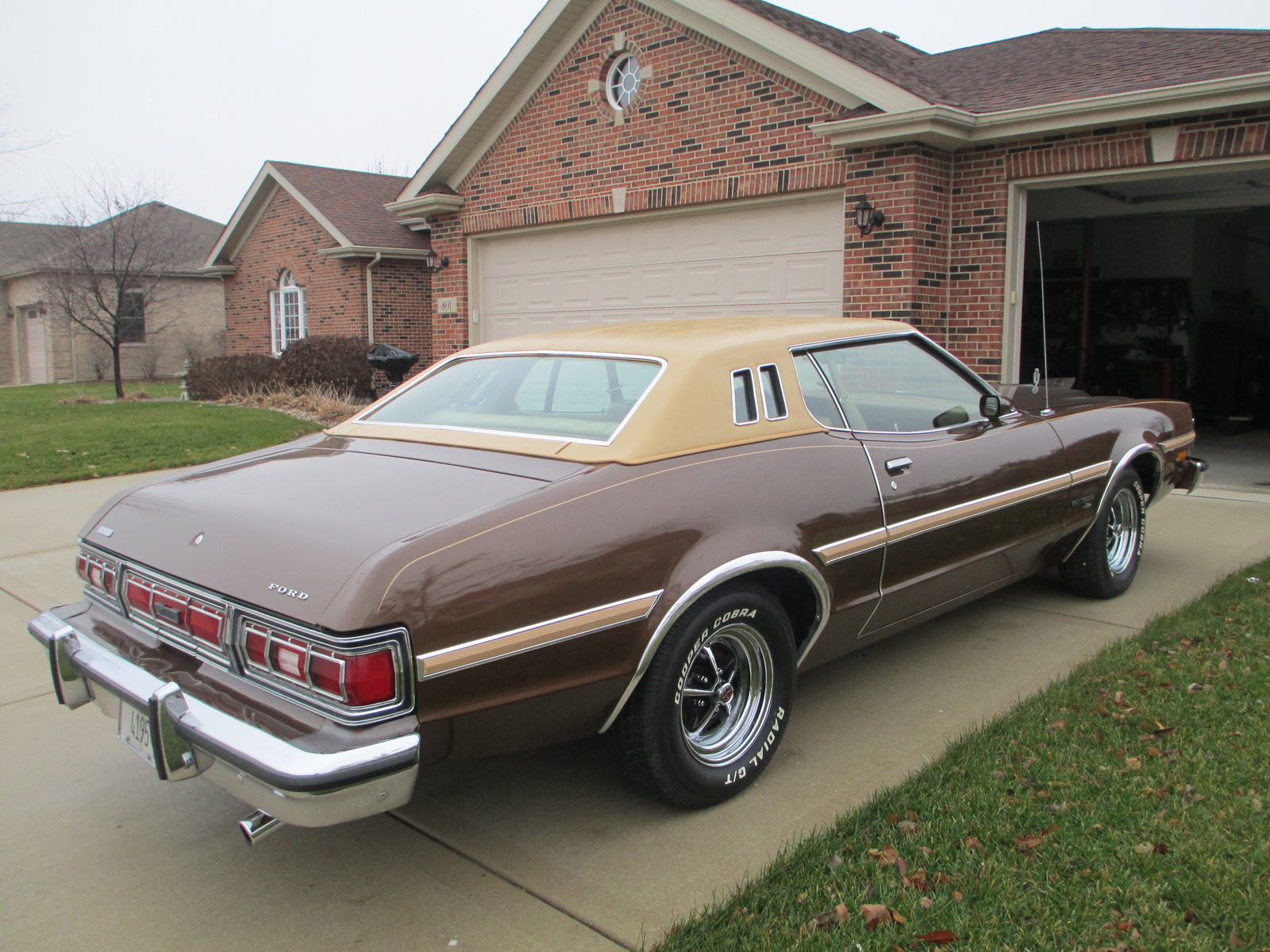 Ford Gran Torino 1972 Black