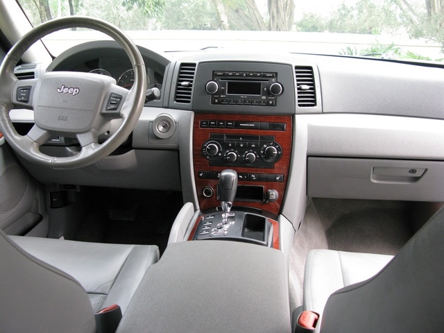 2007 Jeep Grand Cherokee Interior Pictures Cargurus