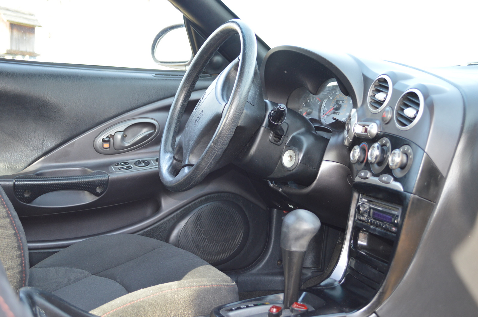 Hyundai Tiburon 2003 Interior