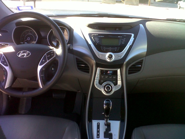 2011-Hyundai-Elantra---Interior-Pictures---CarGurus