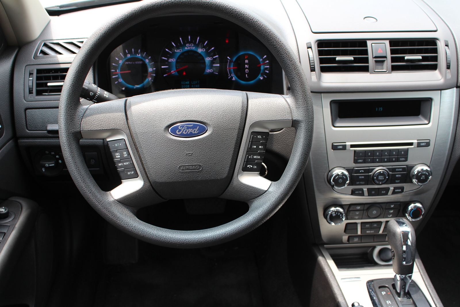 ford fusion 2008 интерьер