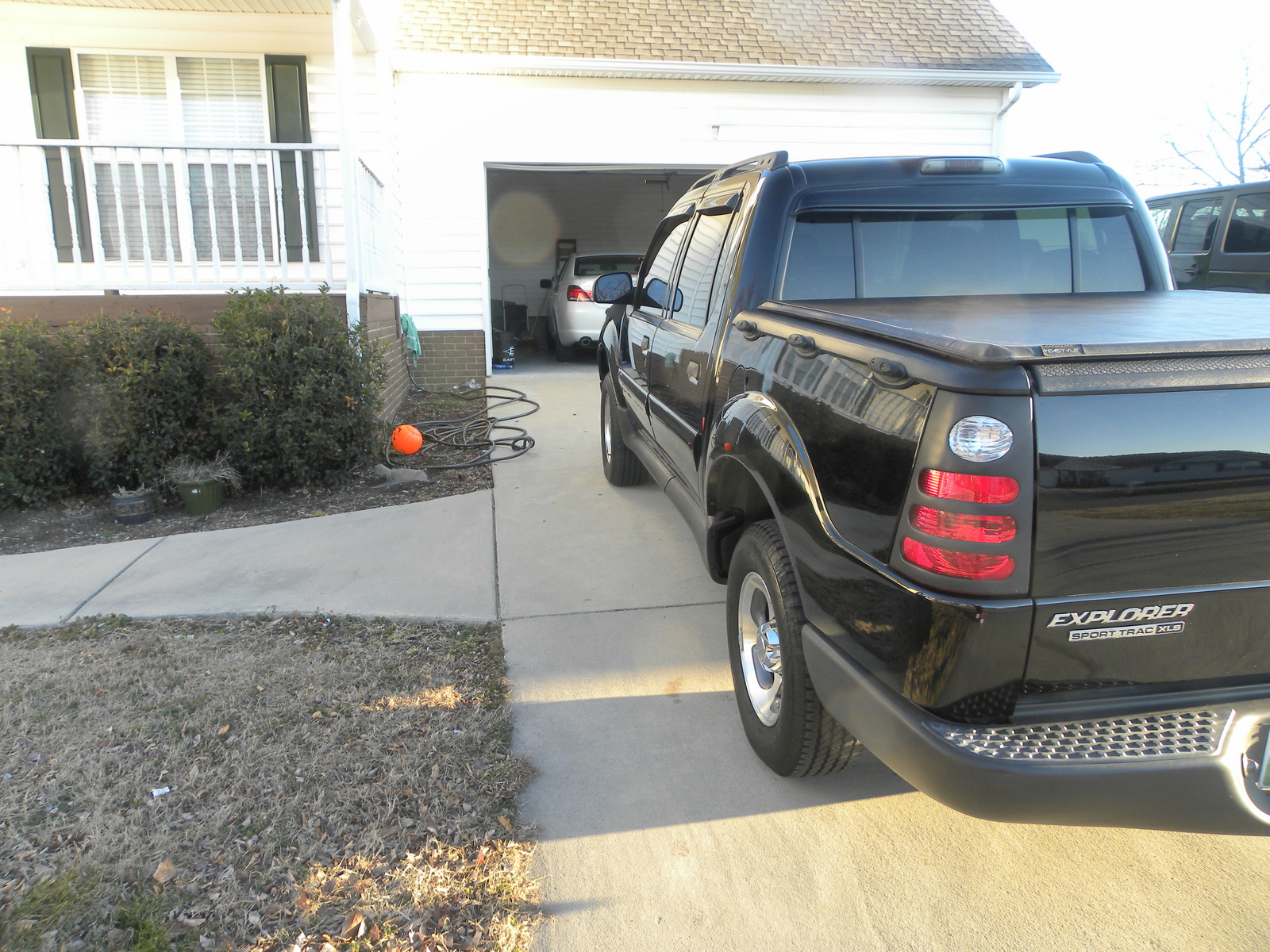 2005 Ford explorer xls sport review #8