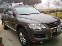 2010 Volkswagen Touareg 2 Overview