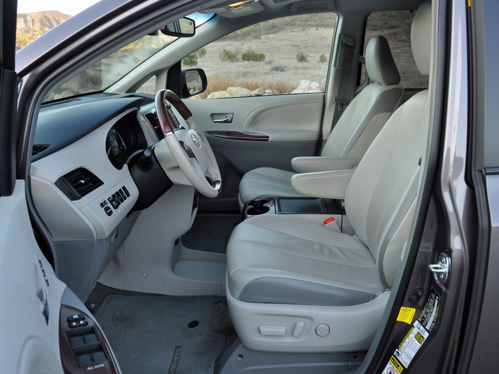 Toyota Sienna 2012 Interior