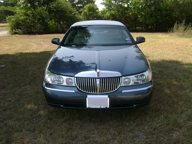 Lincoln town car 2002