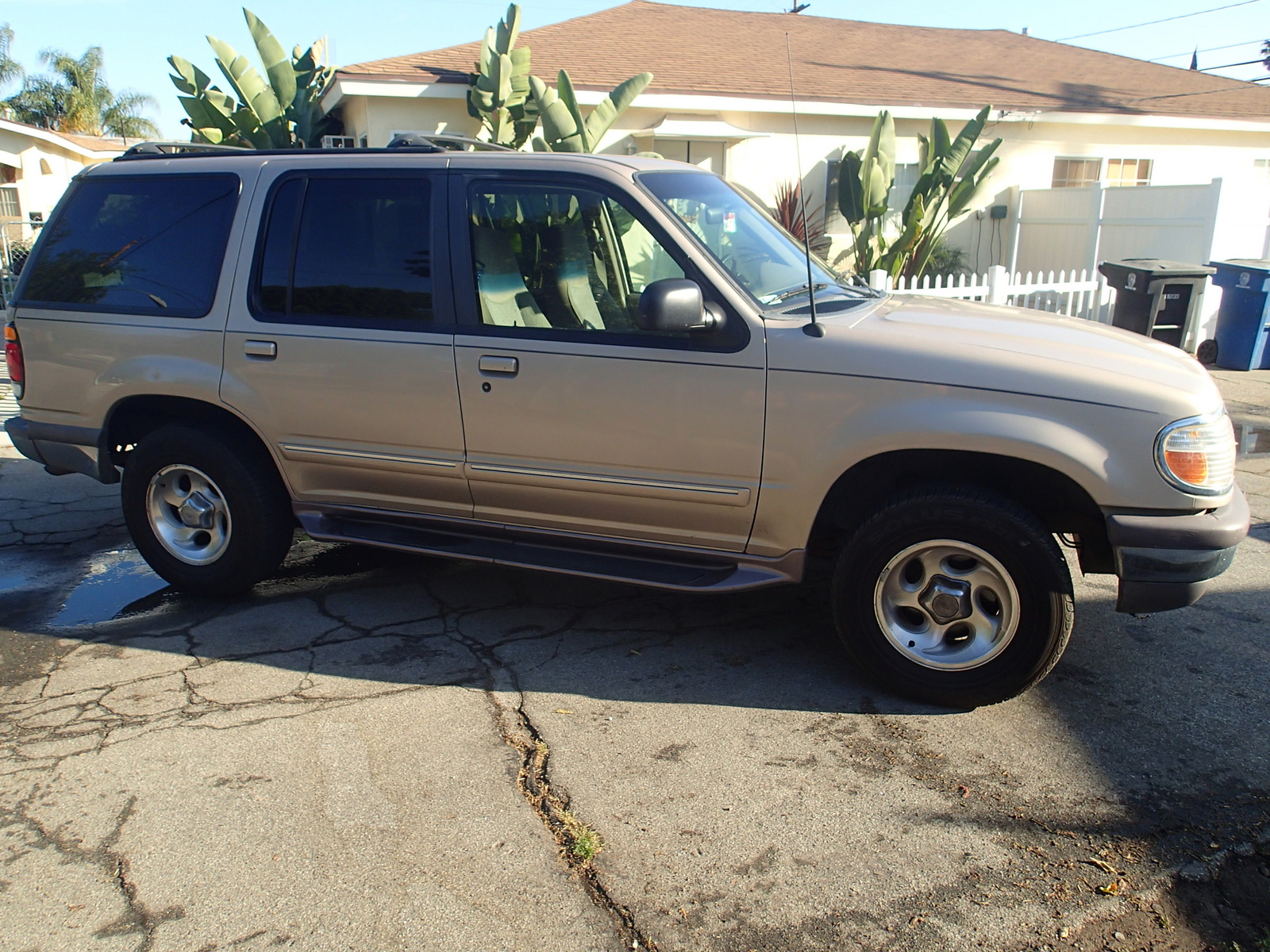 1997 Ford explorer limited review #6