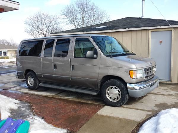 2002 Ford e-150 traveler van #3