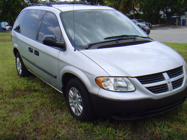 Dodge Caravan 200