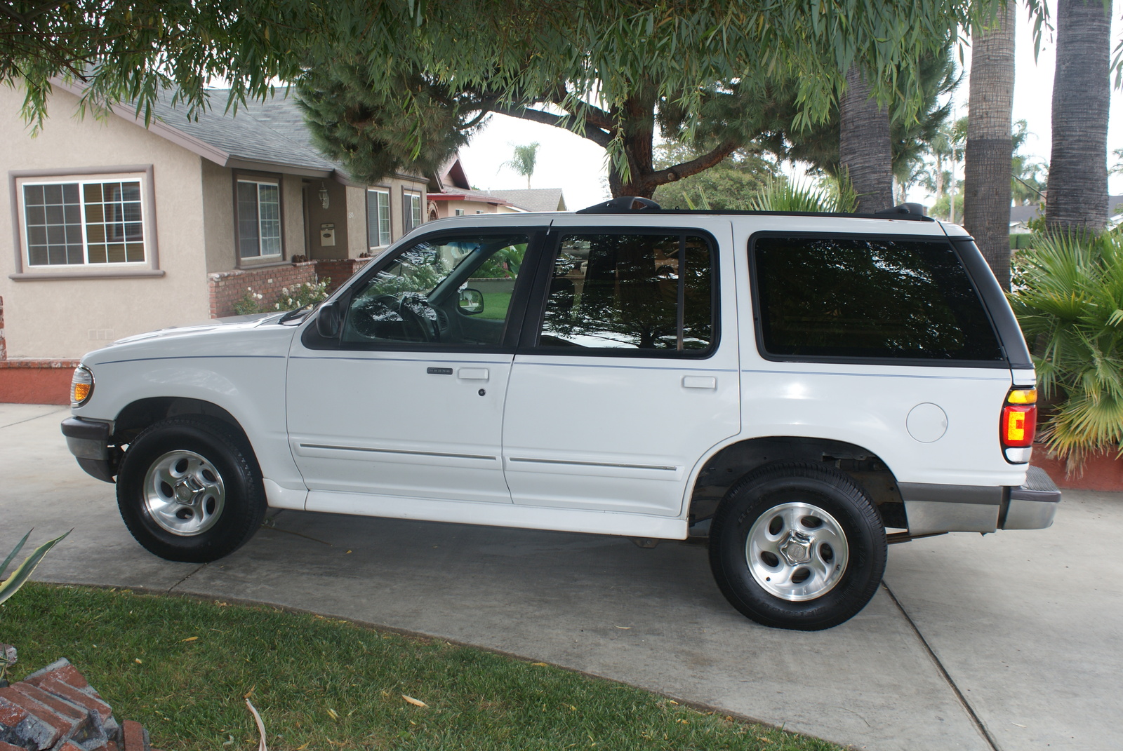 1996 Ford explorer ut xlt review