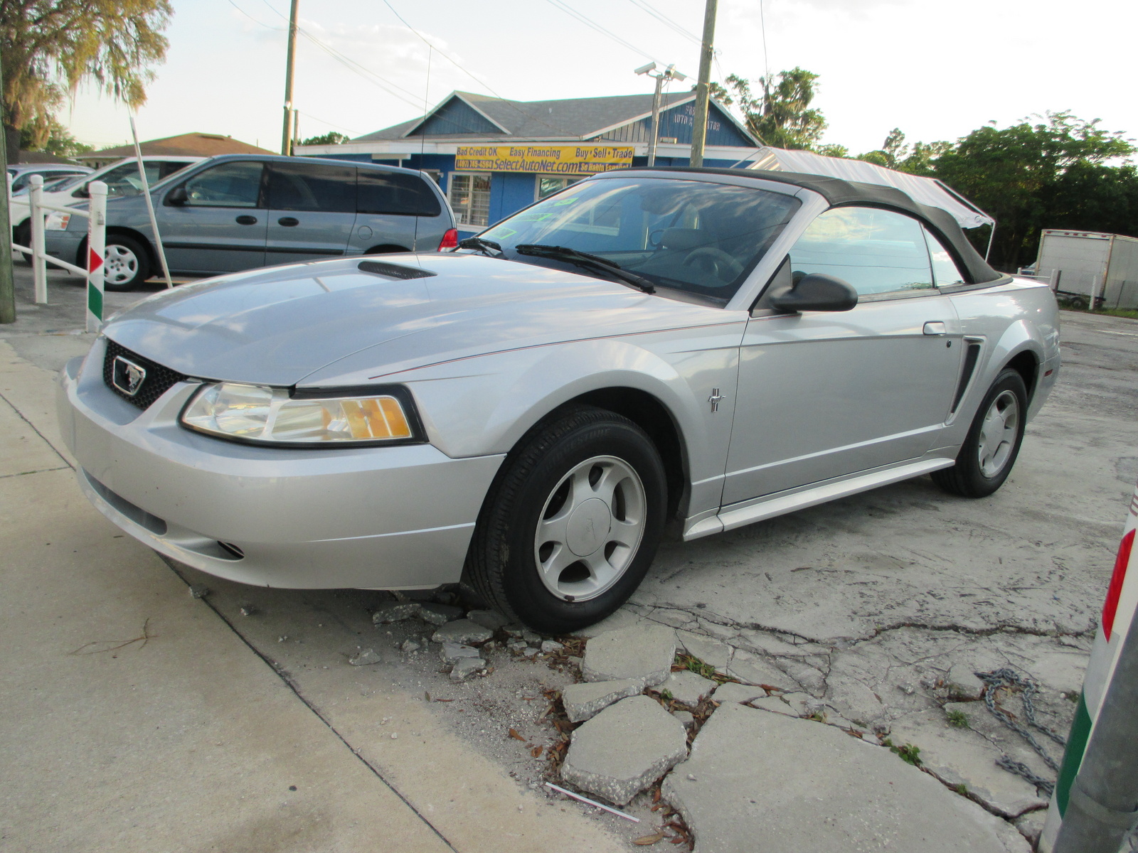 2000 Ford mustang base review