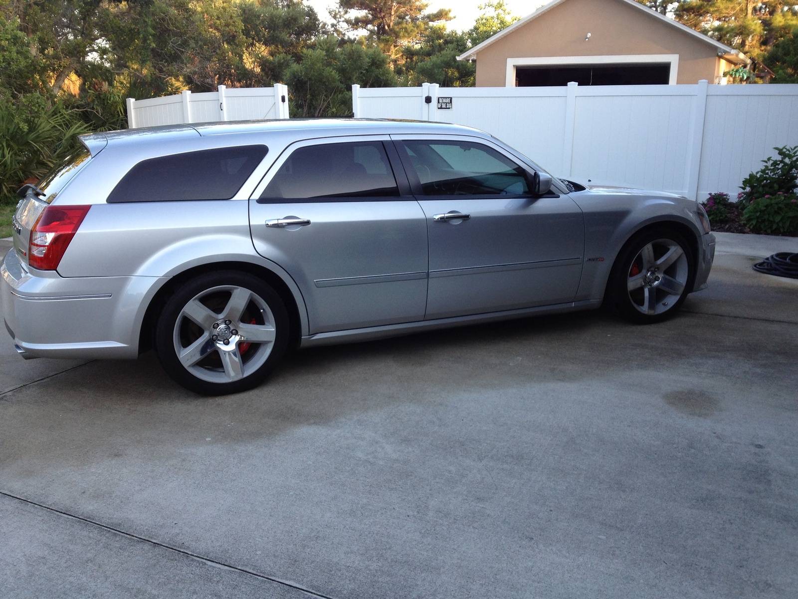 Dodge Magnum 1