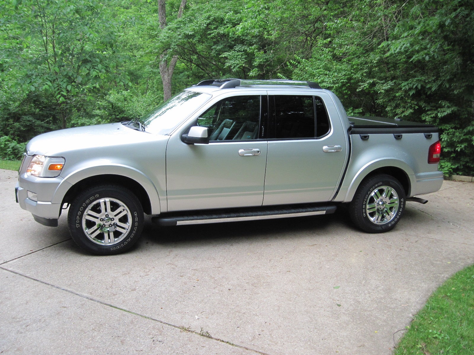 2010 Ford explorer sports trac limited