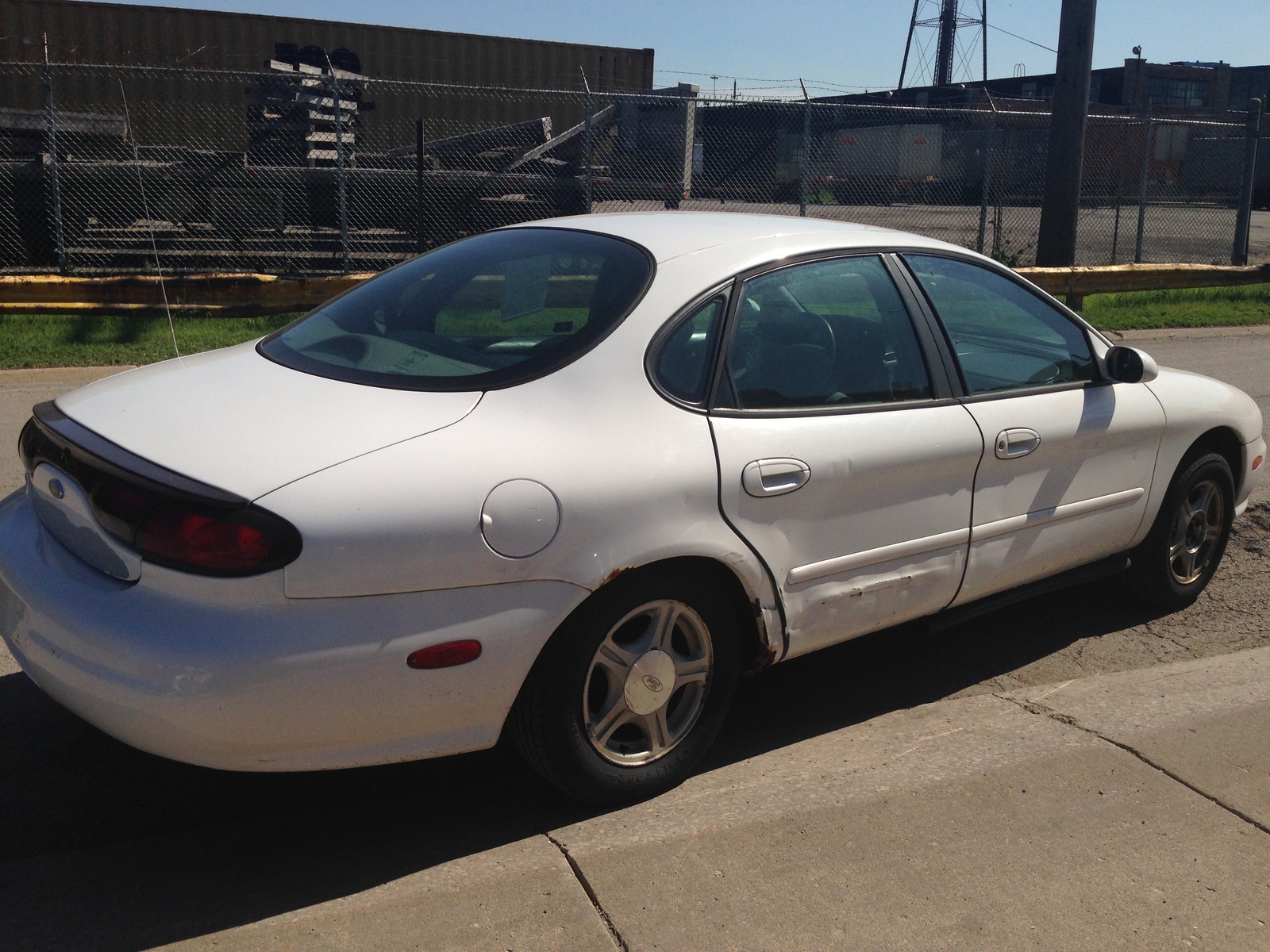 1999 Ford taurus se review