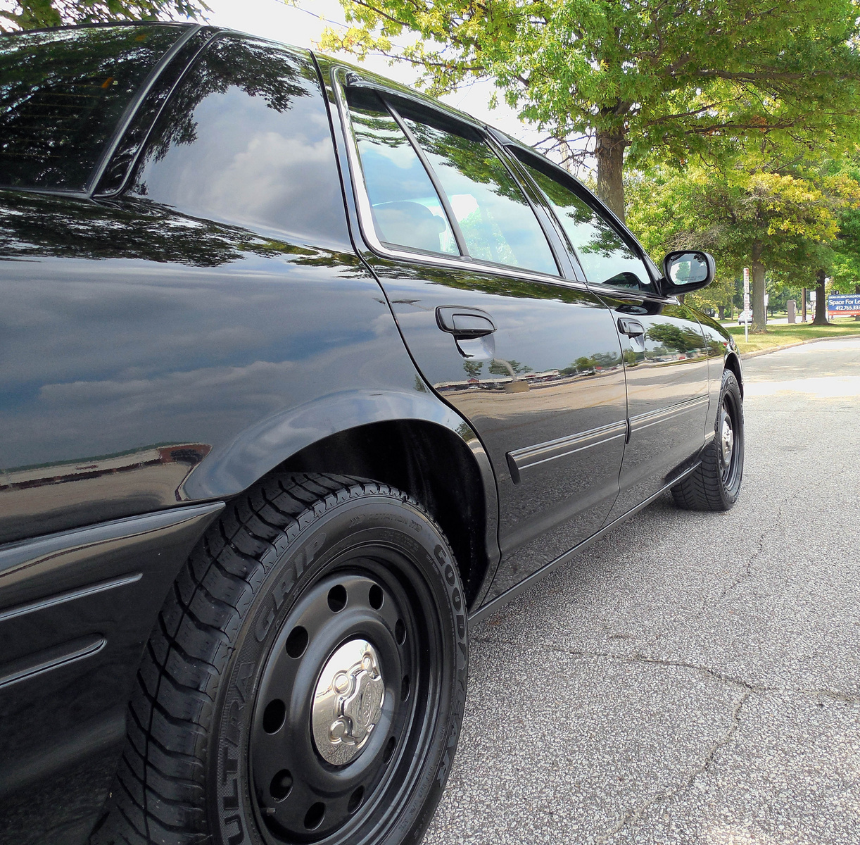 2010 Ford Crown Victoria Prices Reviews Pictures CarGurus