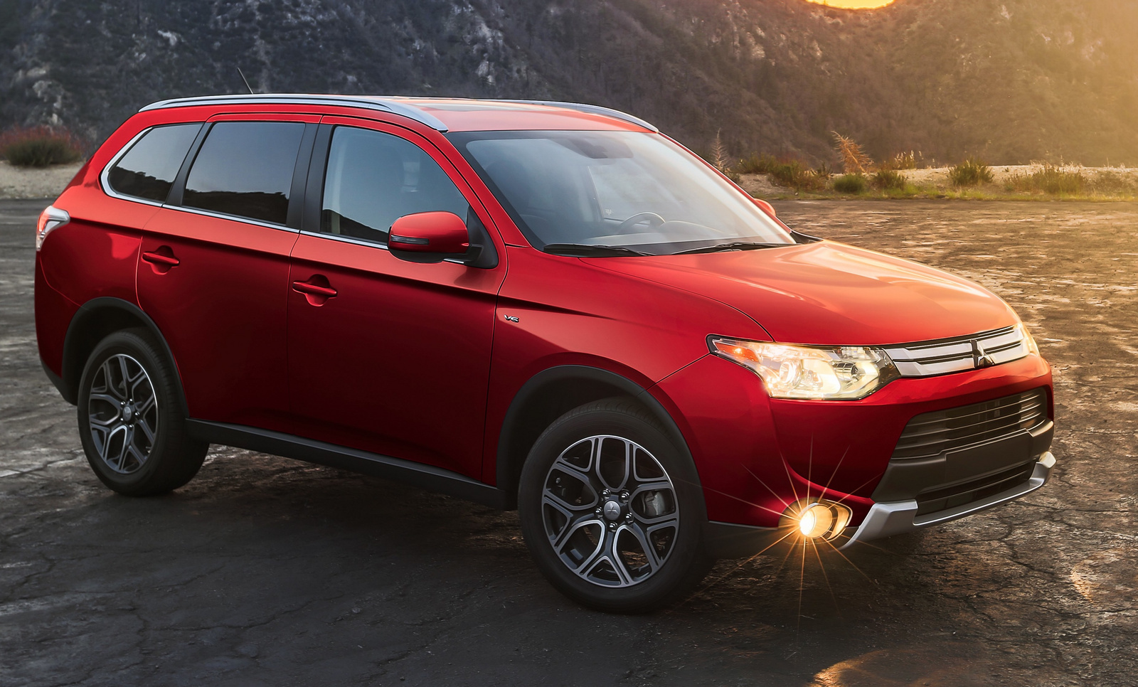 Mitsubishi outlander 3 2015. Mitsubishi Outlander. Outlander 2015. Митсубиси Аутлендер 2015.