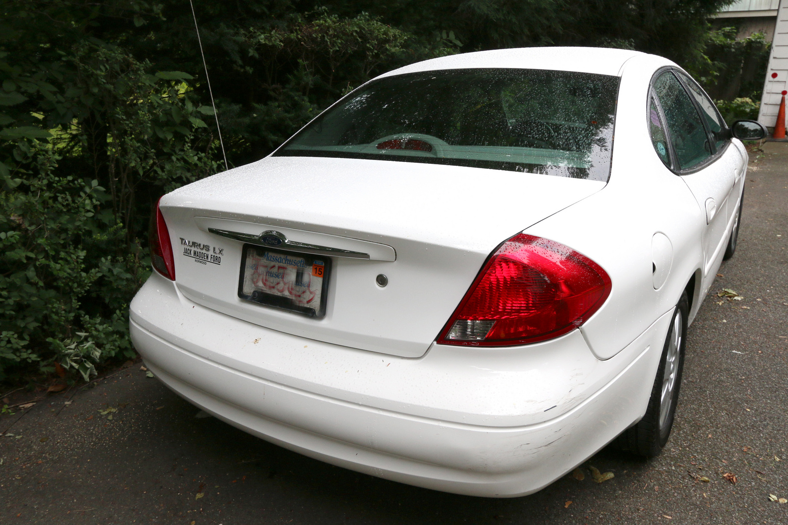 2000 Ford taurus sedan review