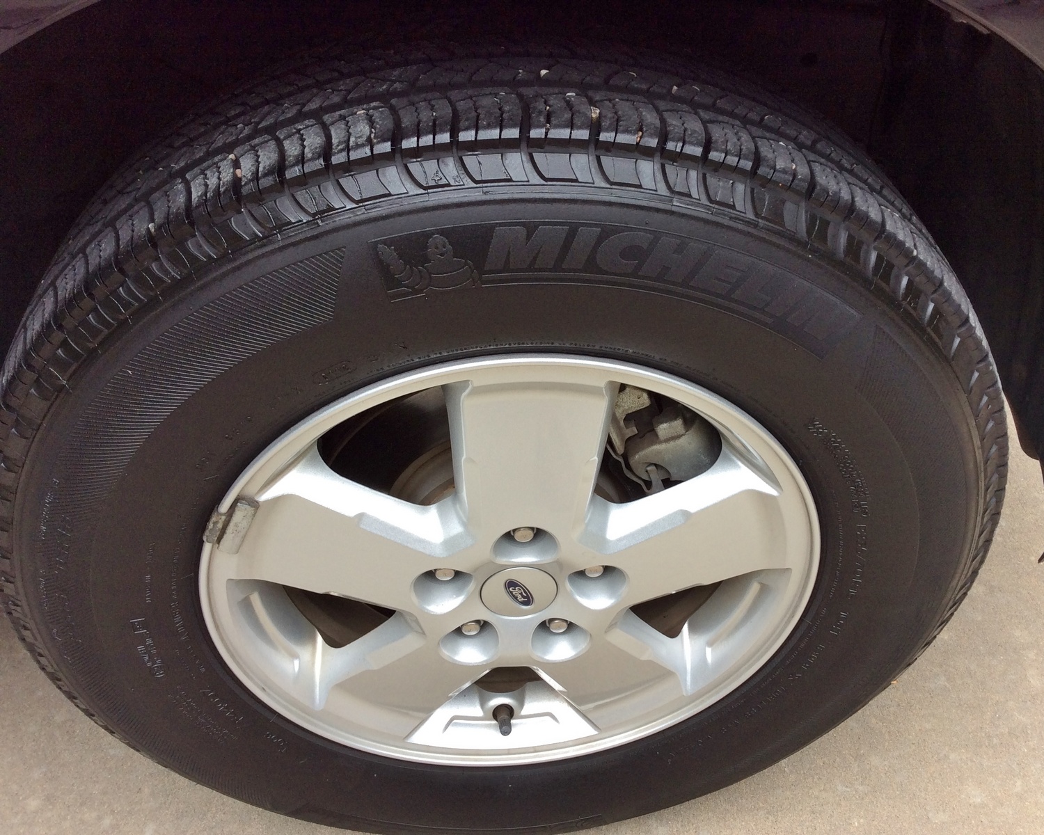 What is the towing capacity of a 2012 ford escape #4