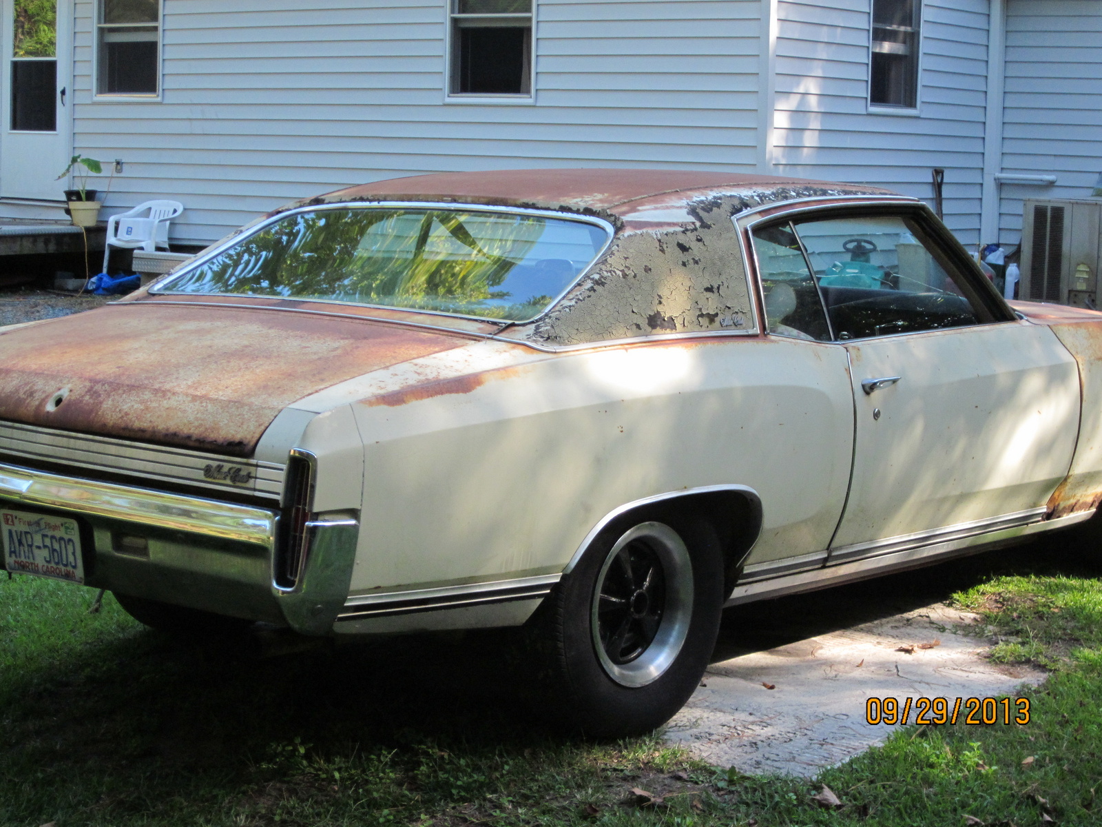 Лоурайдер Chevrolet Monte Carlo 1972