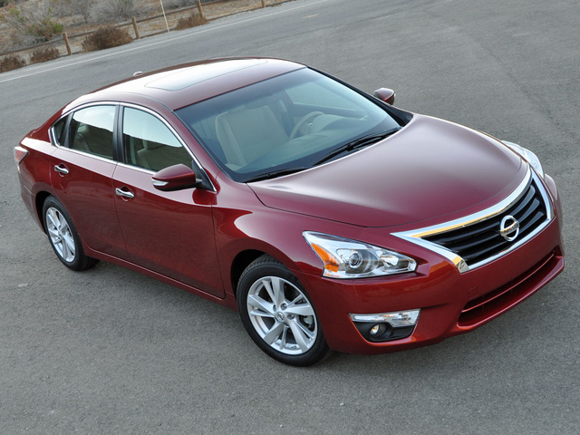 precio nissan altima 2015