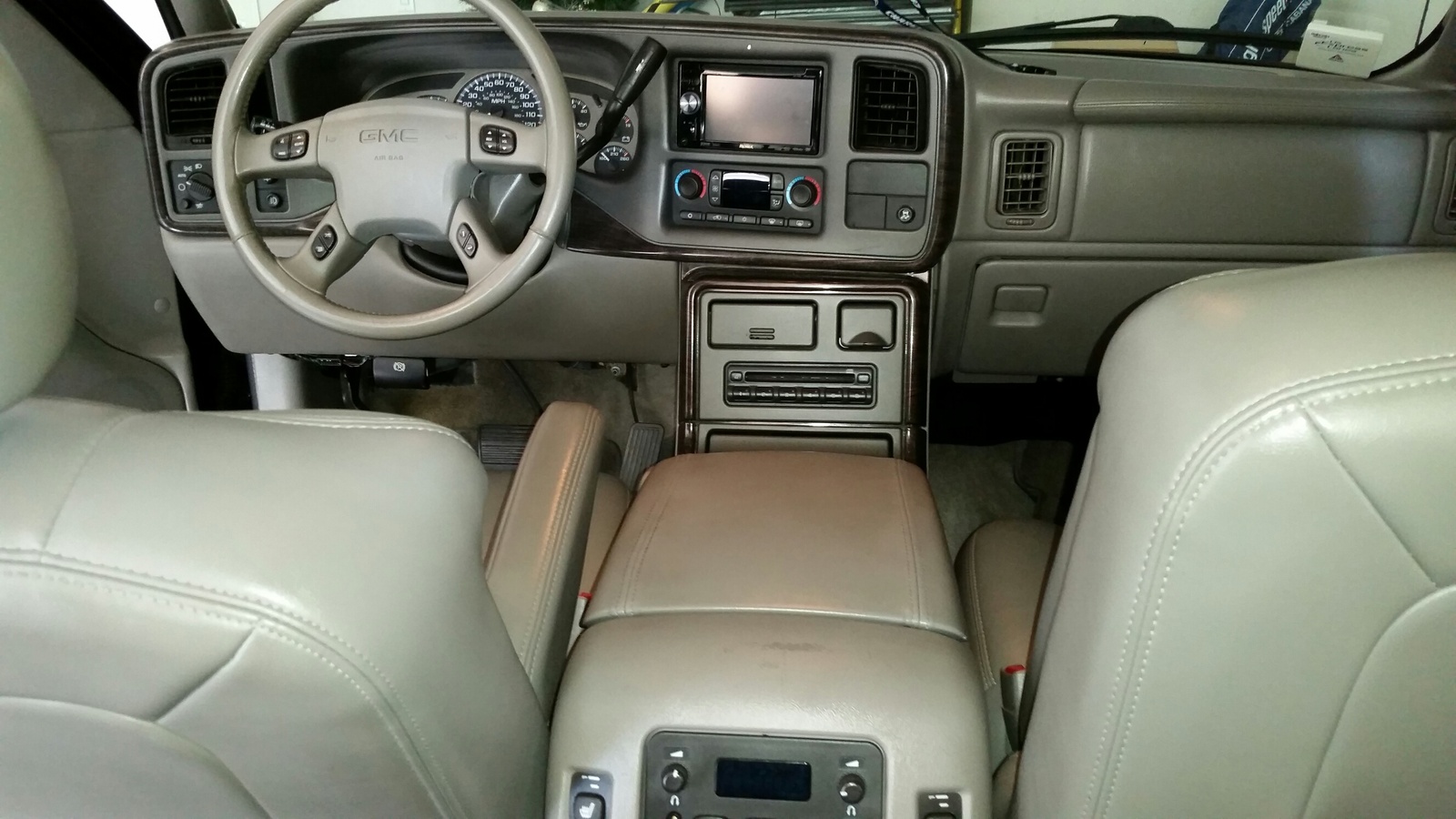 GMC Yukon 2005 салон